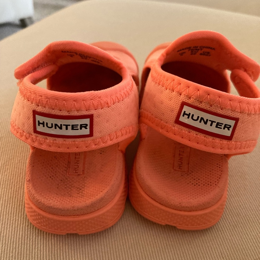 Hunter sandals